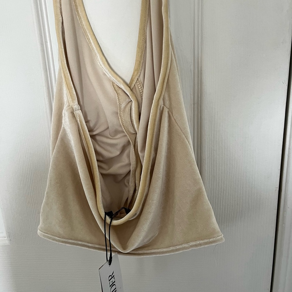 Beautiful halter top - Picture 3 of 3